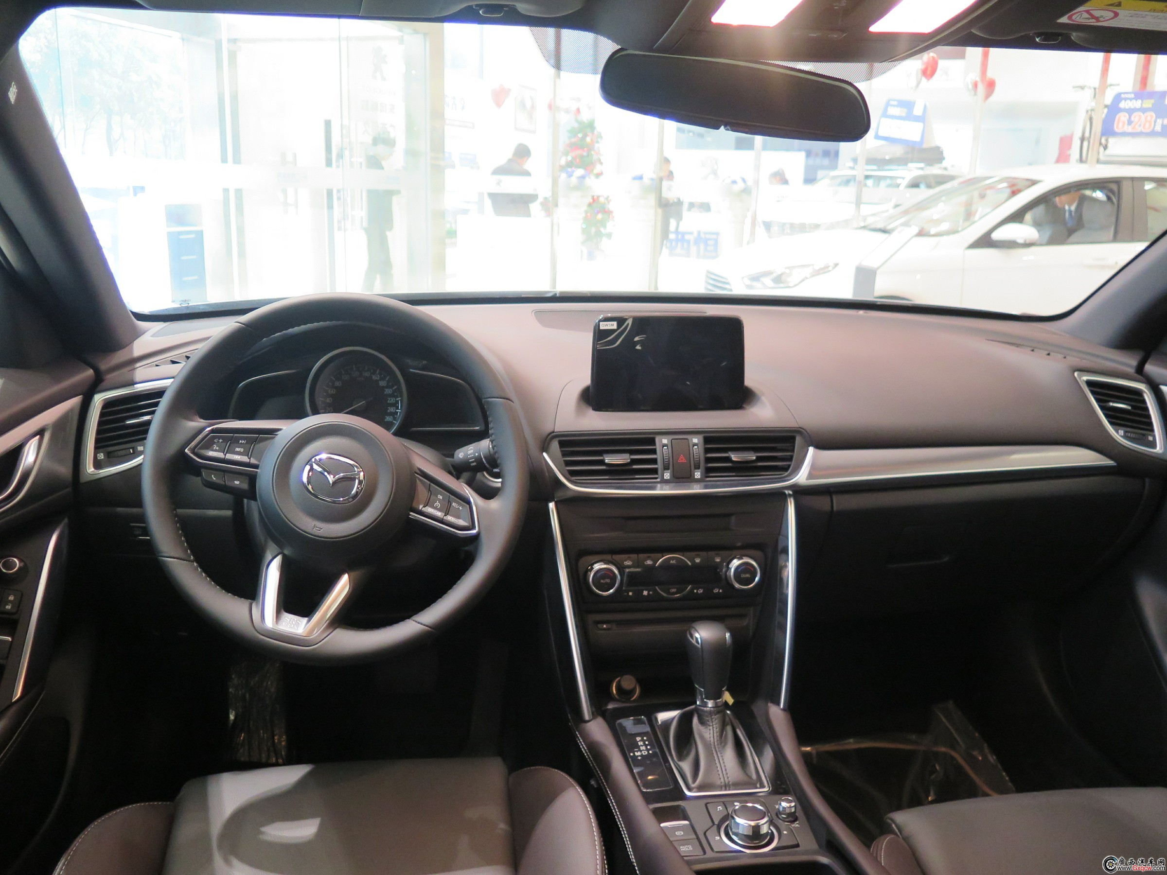 馬自達(dá)CX-4車型 內(nèi)飾圖