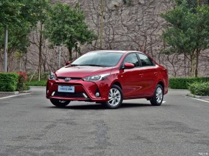 YARiS L 